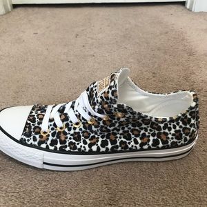 BRAND NEW - Converse Sneaker